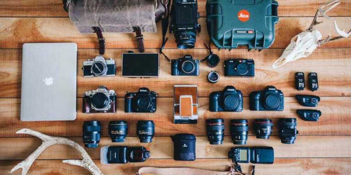 Camera Accessories Market, Likely to Register a CAGR of 13.5% by 2032: Impact of Social Media