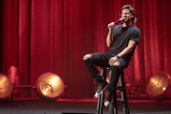 Theo Von doin Standup